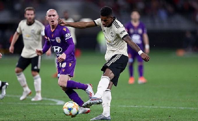 MU 2-0 Perth Glory: Rashford, Garner lập c&ocirc;ng gi&uacute;p MU khởi động vi&ecirc;n m&atilde;n