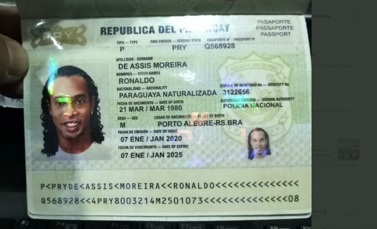 Ronaldinho bị cảnh s&aacute;t bắt tại Paraguay