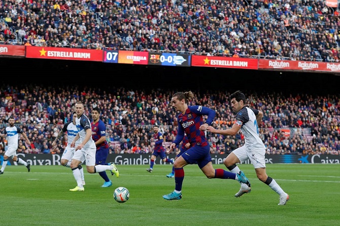 Kết quả Barcelona 4-1 Alaves: Kh&ocirc;ng cần gắng sức vẫn thắng đậm
