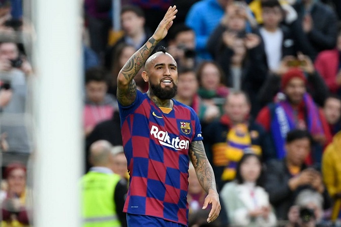 Kết quả Barcelona 4-1 Alaves: Kh&ocirc;ng cần gắng sức vẫn thắng đậm