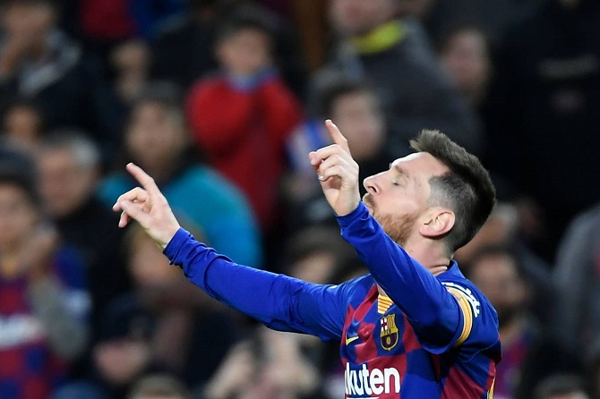 Kết quả Barcelona 4-1 Alaves: Kh&ocirc;ng cần gắng sức vẫn thắng đậm