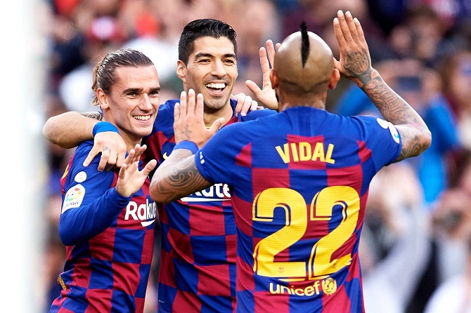 Kết quả Barcelona 4-1 Alaves: Kh&ocirc;ng cần gắng sức vẫn thắng đậm