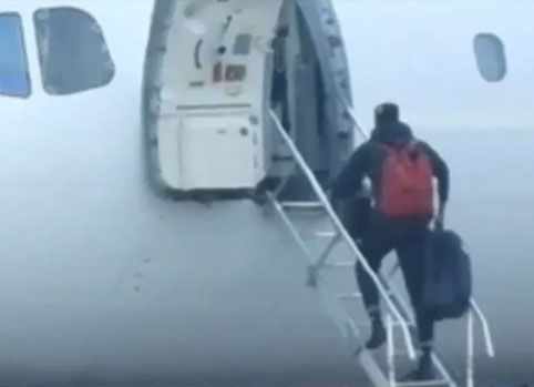 Paul Pogba t&aacute;i xuất ở trận Watford vs MU