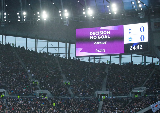 Tottenham 2-1 Brighton: Kane v&agrave; Alli gi&uacute;p G&agrave; trống lội ngược d&ograve;ng