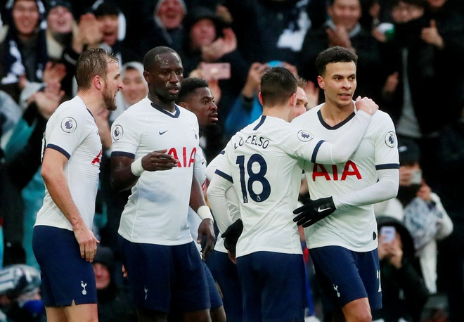 Tottenham 2-1 Brighton: Kane v&agrave; Alli gi&uacute;p G&agrave; trống lội ngược d&ograve;ng