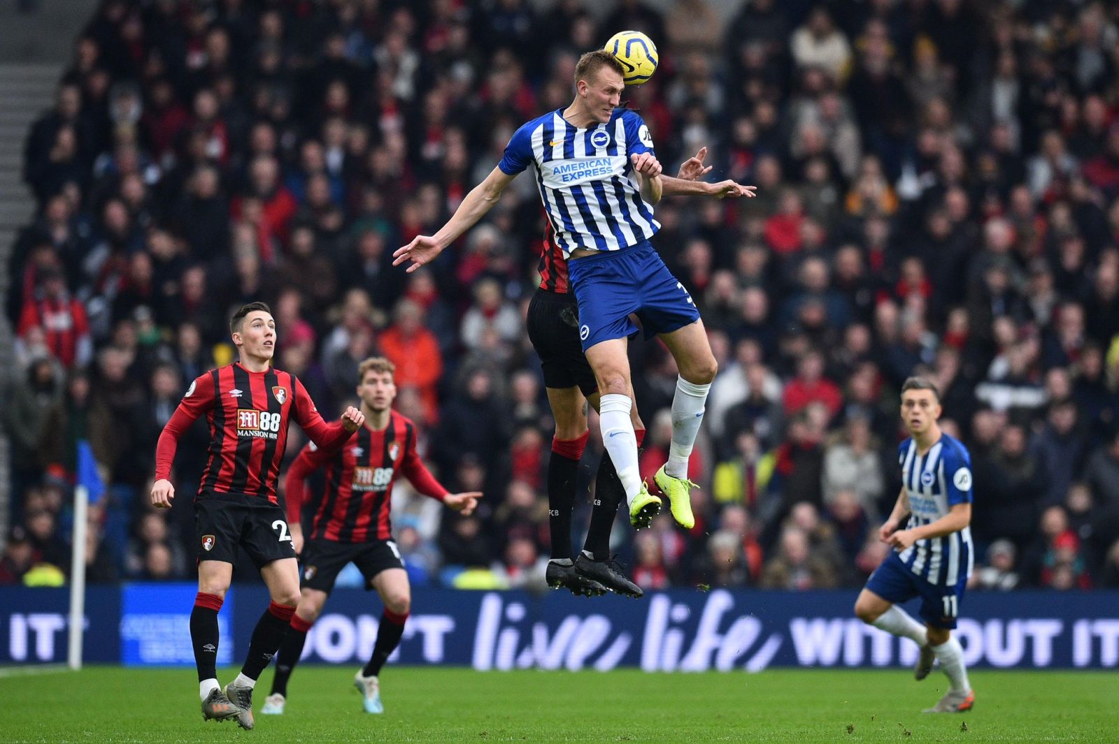 Cầu thủ ch&acirc;u &Aacute; tỏa s&aacute;ng, Brighton đả bại Bourneouth