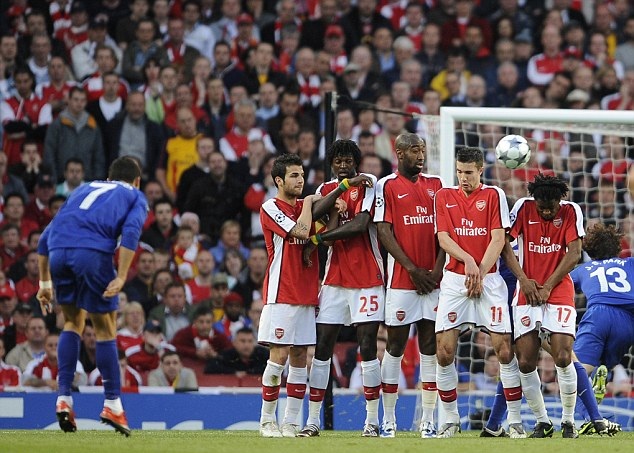 Lịch sử đối đầu Arsenal vs MU: 5 trận cầu si&ecirc;u kịch t&iacute;nh