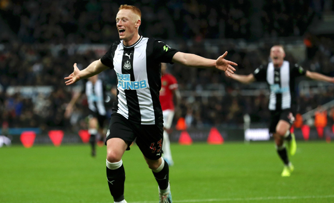 MU vs Newcastle (0h30 27/12): Tr&ocirc;ng cả v&agrave;o Paul Pogba