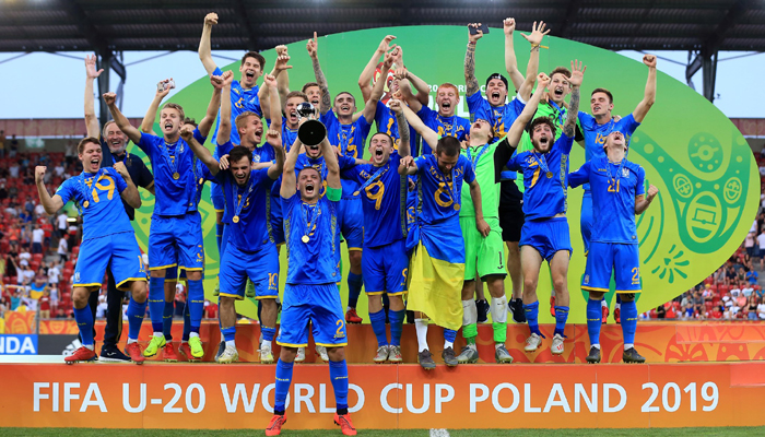 Nh&igrave;n lại những sự kiện nổi bật của b&oacute;ng đ&aacute; thế giới 2019: Messi lại lỡ hẹn với Copa America