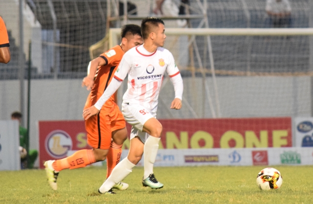Nam Định vs SHB Đ&agrave; Nẵng, 18h ng&agrave;y 15/10: Điểm tựa Thi&ecirc;n Trường