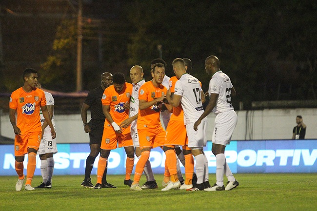 Envigado vs Caldas, 8h00 ng&agrave;y 22/10: Kh&aacute;ch gi&agrave;nh ưu thế