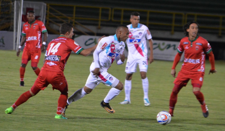 Patriotas vs Junior Barranquilla, 4h ng&agrave;y 5/10: Kh&aacute;ch ph&aacute; dớp