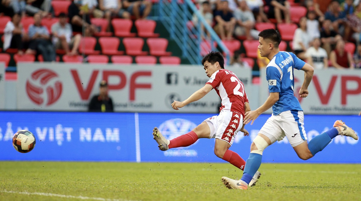 Thống k&ecirc; đ&aacute;ng kinh ngạc về C&ocirc;ng Phượng ở V-League 2020