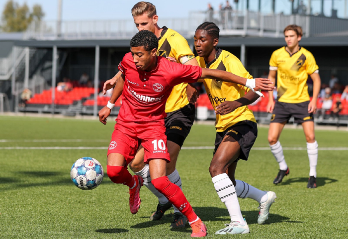 Almere vs Roda Kerkrade, 23h45 ng&agrave;y 10/10: Bảo vệ Top 3