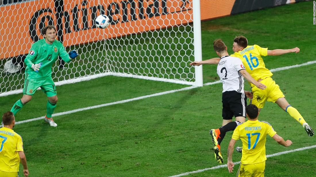 Đức vs Ukraine (2h45 15/11): Cạnh tranh s&ograve;ng phẳng