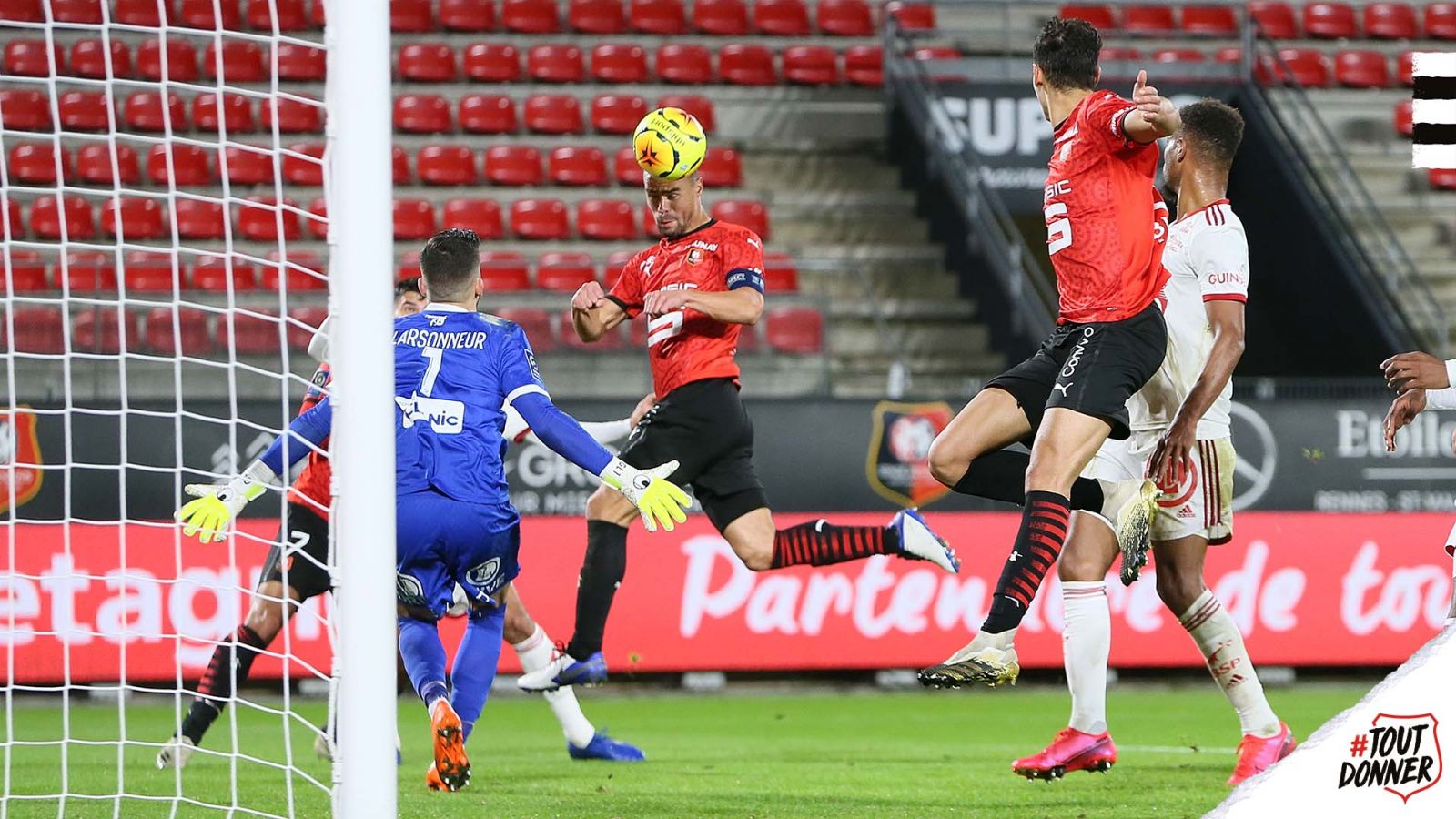 Rennes vs Bordeaux (1h 21/11): T&igrave;m lại nụ cười