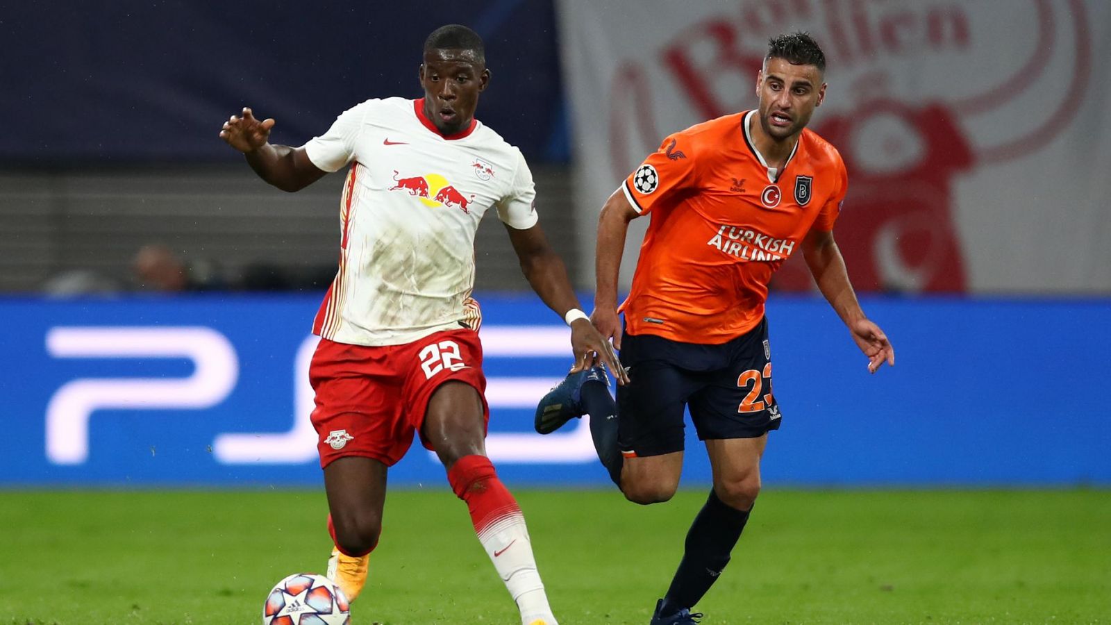 Istanbul Basaksehir vs Man United (0h55 5/11): Quỷ đỏ sa s&uacute;t