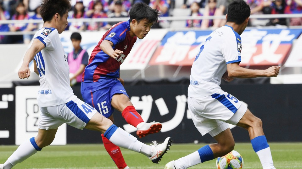 Yokohama FC vs Oita Trinita, 14h ng&agrave;y 3/11: Kh&aacute;ch gi&agrave;nh trọn 3 điểm