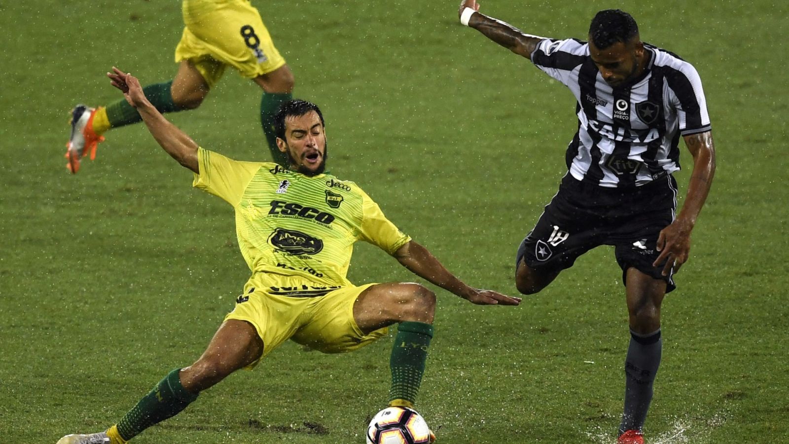 Defensa y Justicia vs Vasco da Gama, 7h30 ng&agrave;y 27/11: Điệu Samba lạc nhịp