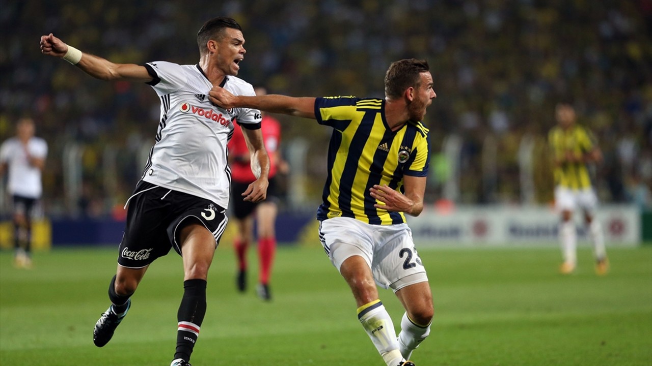 Fenerbahce vs Besiktas, 23h ng&agrave;y 29/11: Hiểm địa Sukru Saracoglu