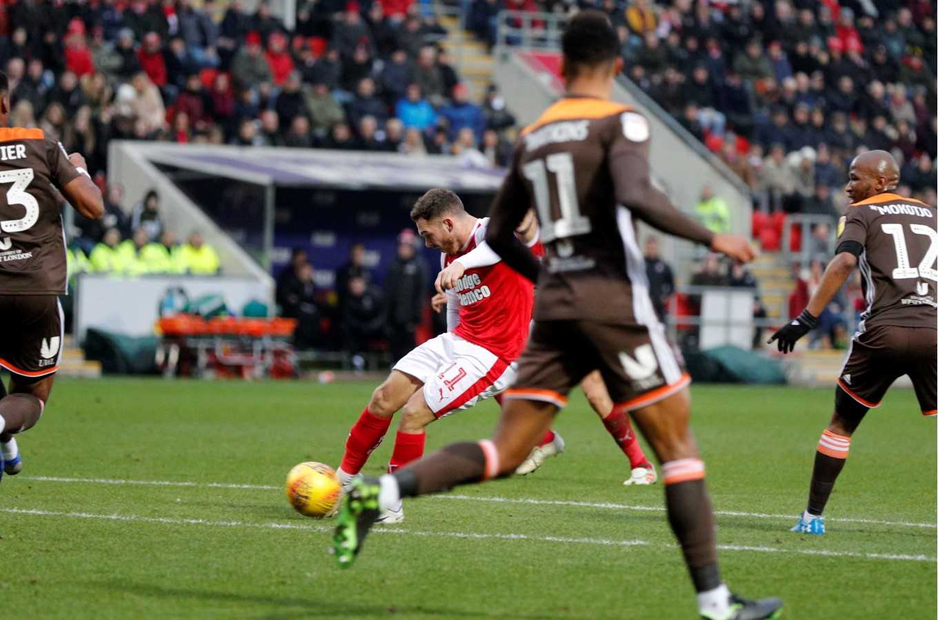 Rotherham vs Brentford 2h45 ng&agrave;y 2/12: Đối thủ y&ecirc;u th&iacute;ch