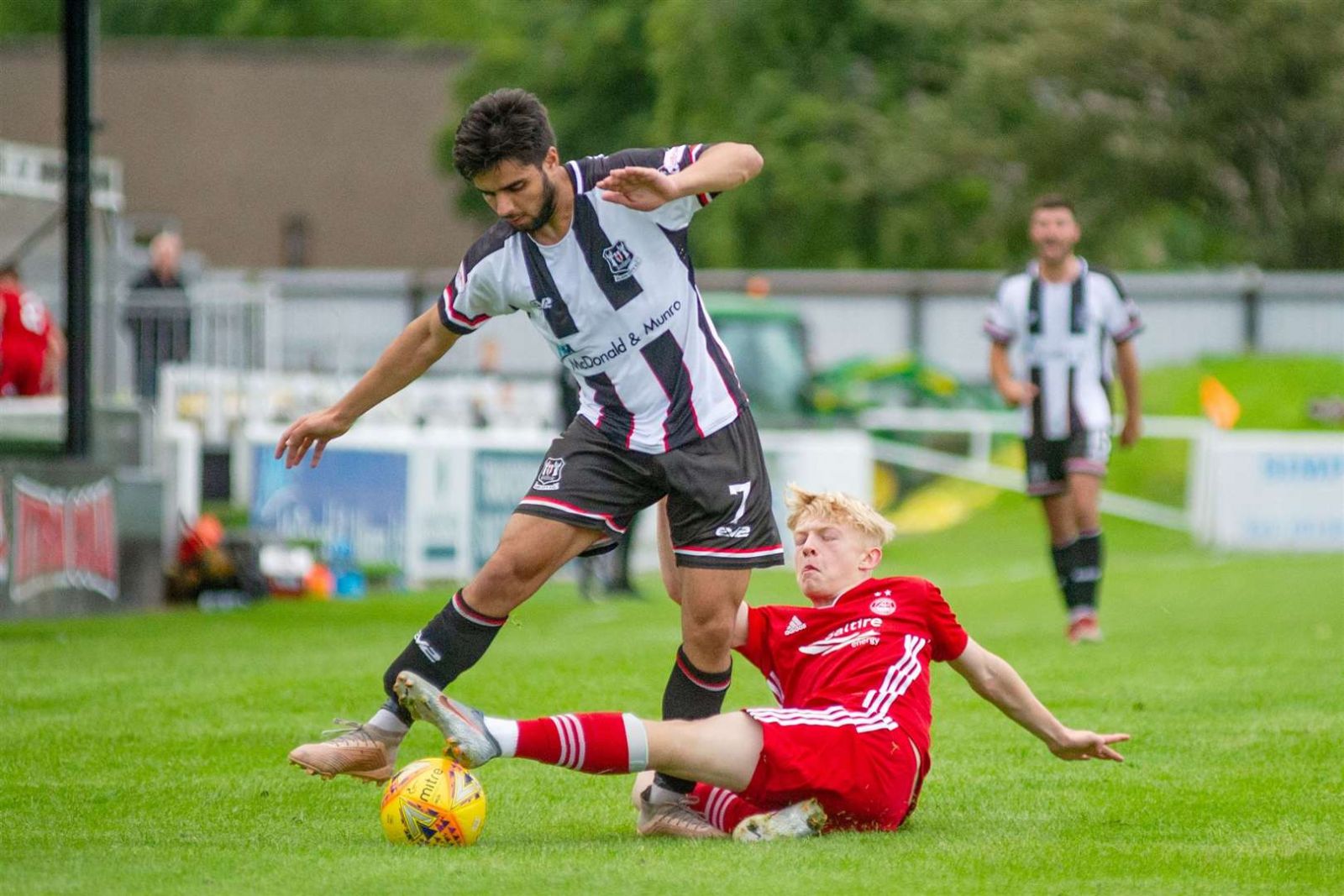 Elgin City vs Ross County, 2h45 ng&agrave;y 11/11: Đ&aacute;nh chiếm ng&ocirc;i đầu