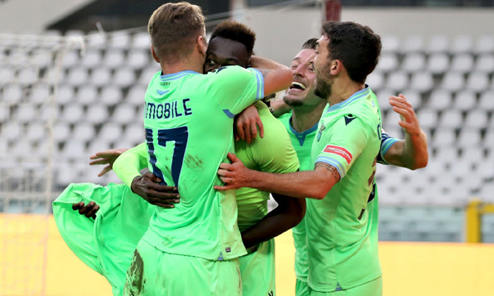 Crotone vs Lazio (21h 21/11): Ph&aacute; dớp?