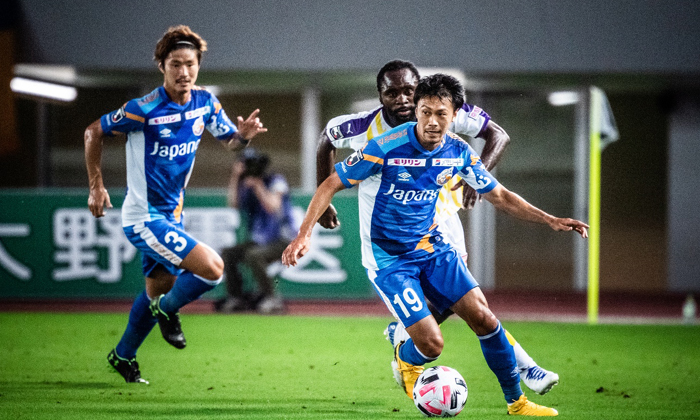 Tokyo Verdy vs V-Varen Nagasaki, 12h ng&agrave;y 13/12: Hướng về Top 2