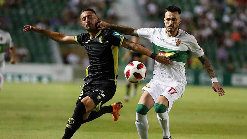 Elche vs Granada (0h30 14/12): T&acirc;n binh c&oacute; điểm
