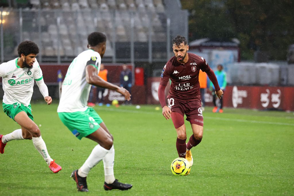 Metz vs Lens (23h 19/12): Kh&ocirc;n chợ, dại nh&agrave;