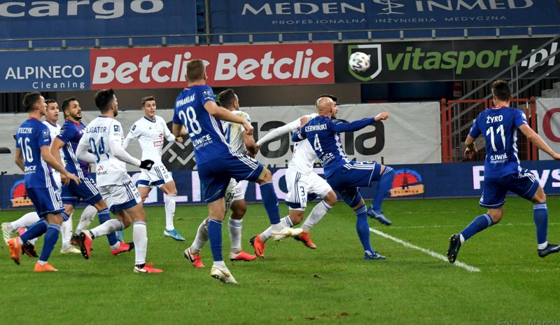 Wisla Plock vs Podbeskidzie, 0h ng&agrave;y 19/12: C&ocirc;ng c&ugrave;n thủ yếu