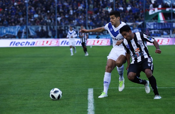 Central Cordoba vs Velez Sarsfield, 5h20 ng&agrave;y 22/12: Thay đổi lịch sử