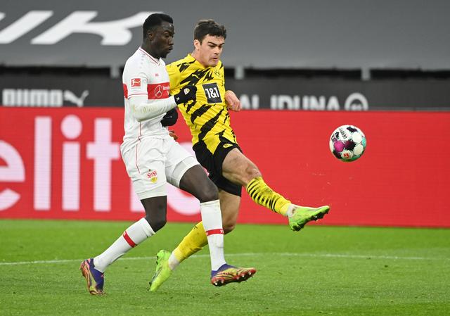 Wolfsburg vs Stuttgart (0h 21/12): Kh&oacute; bắt nạt &ldquo;Thi&ecirc;n nga trắng&rdquo;