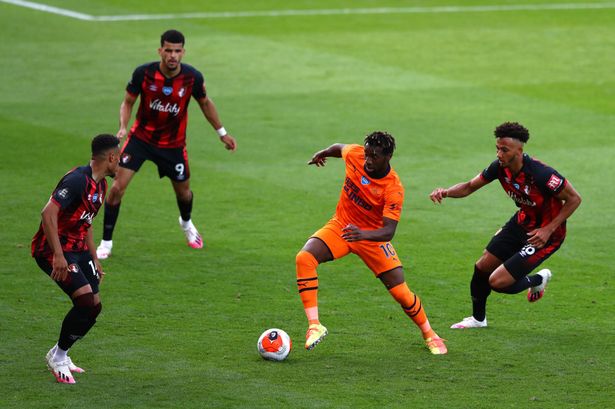 Barnsley vs Bournemouth (0h30 5/12): K&eacute;o d&agrave;i chuỗi ng&agrave;y kh&ocirc;ng thắng