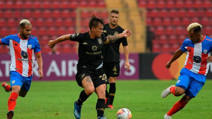 Estudiantes vs Racing Club, 5h20 ng&agrave;y 21/12: Những kẻ c&ugrave;ng khổ