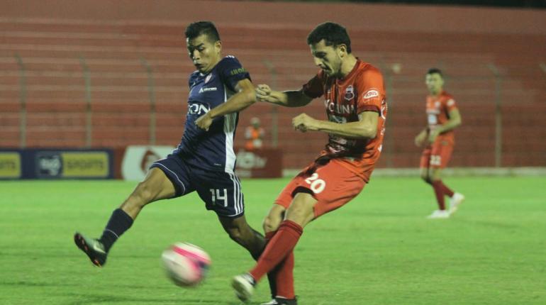 Real Santa Cruz vs Royal Pari, 2h ng&agrave;y 25/12: Nu&ocirc;i mộng v&ocirc; địch