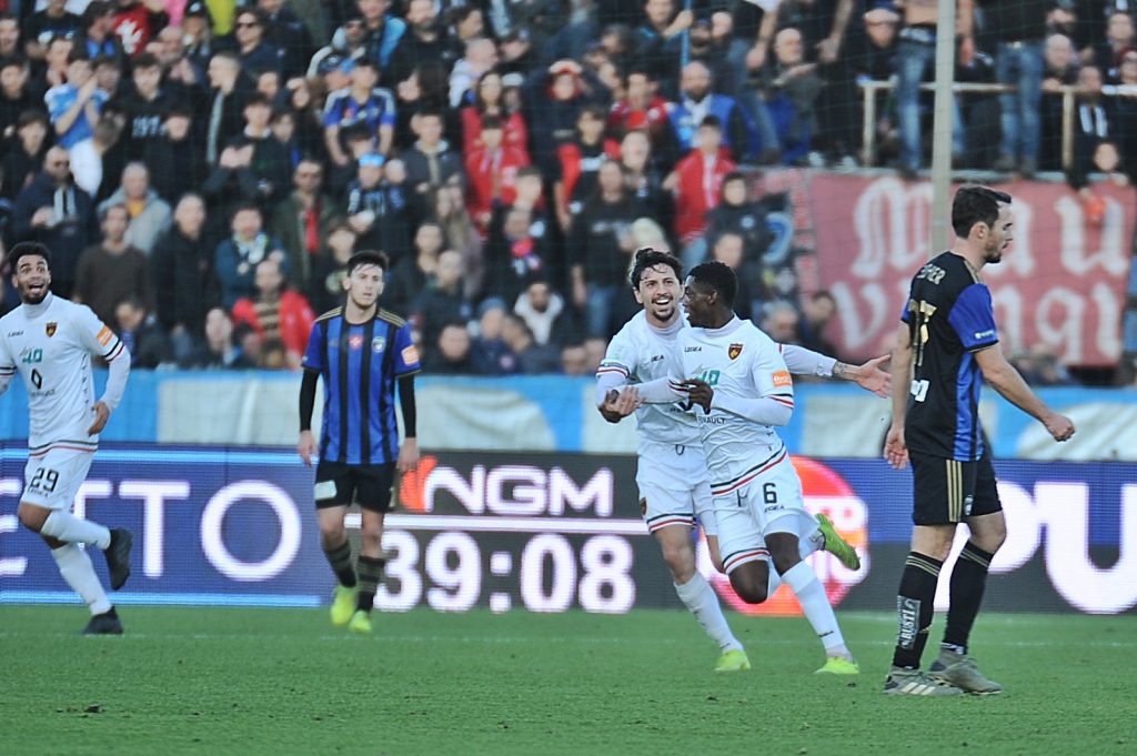 Cosenza vs Pisa, 21h ng&agrave;y 27/12: Nỗi lo h&agrave;ng c&ocirc;ng