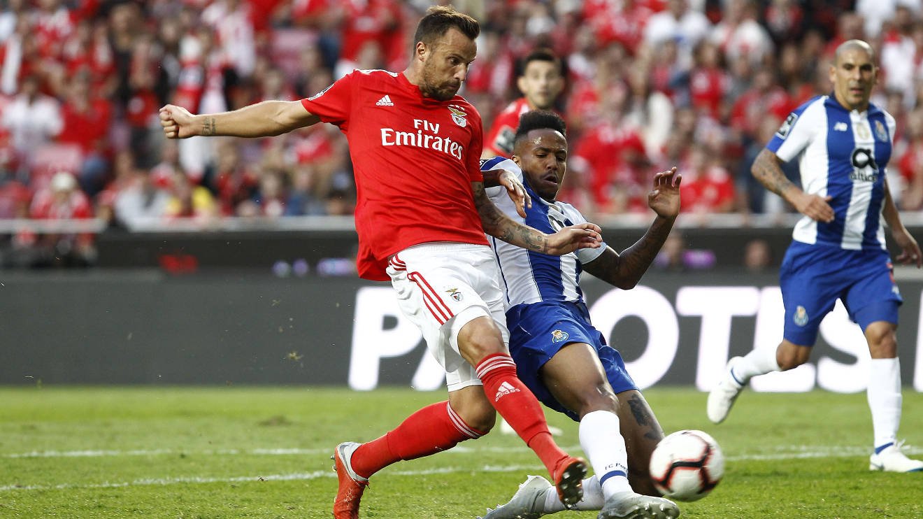 Benfica vs Portimonense, 1h ng&agrave;y 30/12: Th&ecirc;m một c&uacute; vấp