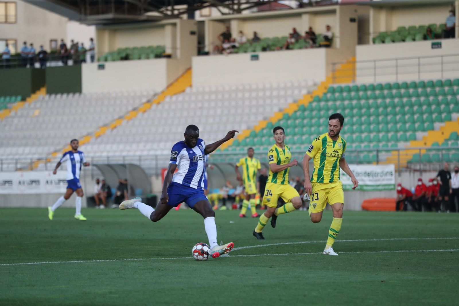 Porto vs Tondela, 3h30 ng&agrave;y 6/12: Trở lại cuộc đua v&ocirc; địch