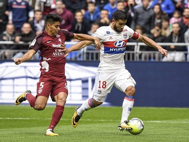 Metz vs Lyon (3h 7/12): Nối d&agrave;i mạch thắng