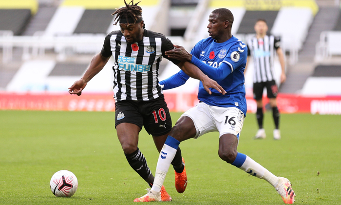 Newcastle vs West Brom (22h 12/12): Lần đầu cho Ch&iacute;ch ch&ograve;e?