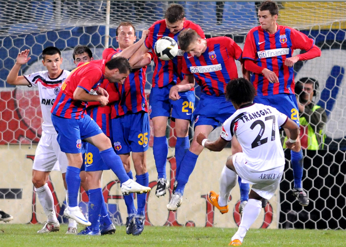 Steaua Bucuresti vs Sepsi, 1h30 ng&agrave;y 22/12: Kh&oacute; c&oacute; bất ngờ