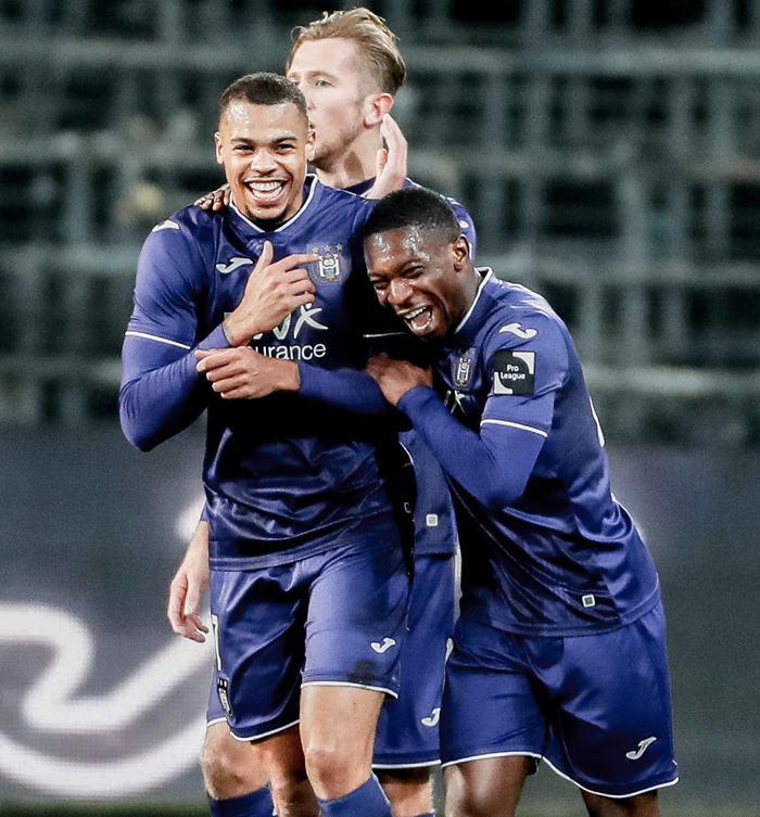 Anderlecht vs Beerschot Wilrijk, 0h15 ng&agrave;y 28/12: Đ&ograve;i nợ