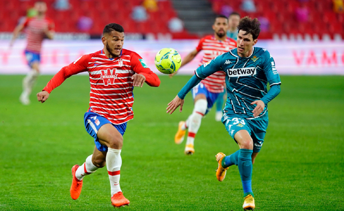 Granada vs Valencia (23h 30/12): Ăn m&agrave;y dĩ v&atilde;ng&rsquo;