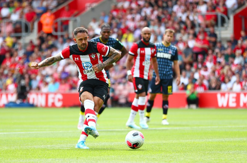 Dự đo&aacute;n Southampton vs Burnley (19h30 15/2) bởi chuy&ecirc;n gia Luke Thomas