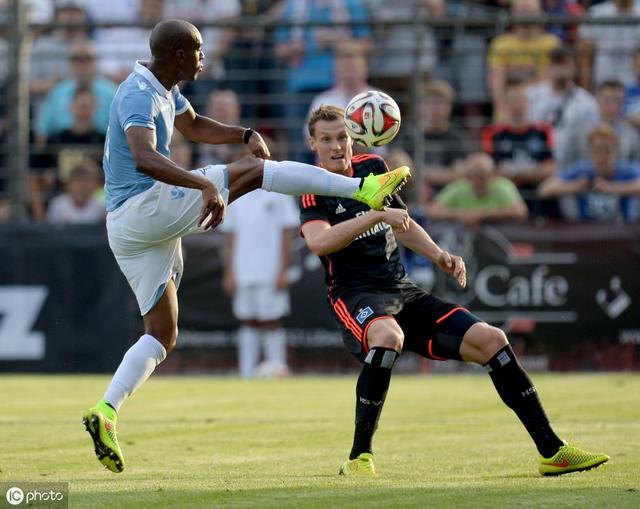 Bochum vs Stuttgart, 2h30 ng&agrave;y 18/2: Thi&ecirc;n nga g&atilde;y c&aacute;nh