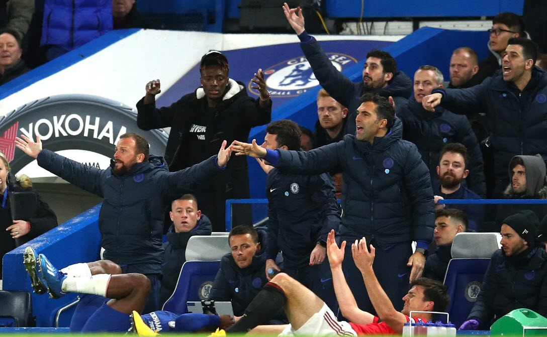 Lampard đi&ecirc;n tiết VAR, Maguire xứng đ&aacute;ng nhận thẻ đỏ