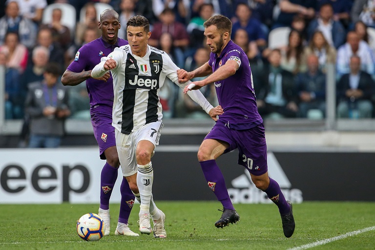 Juventus 3-0 Fiorentina: Ronaldo chạm mốc 50 b&agrave;n cho L&atilde;o phu nh&acirc;n