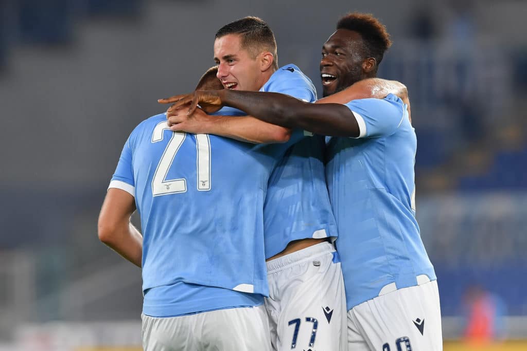 Genoa 2-3 Lazio: Nhọc nhằn vượt ải, tạm chiếm ng&ocirc;i nh&igrave;