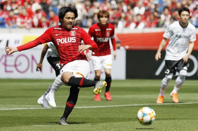 Nhận định Sagan Tosu vs Yokohama, 17h00 ng&agrave;y 26/2: Đối thủ xứng tầm